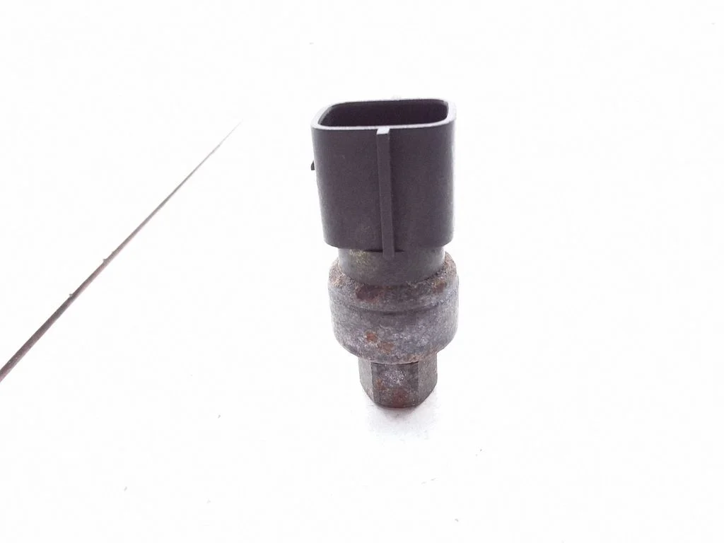 Air conditioning (A/C) pressure sensor YF1H19D594AA