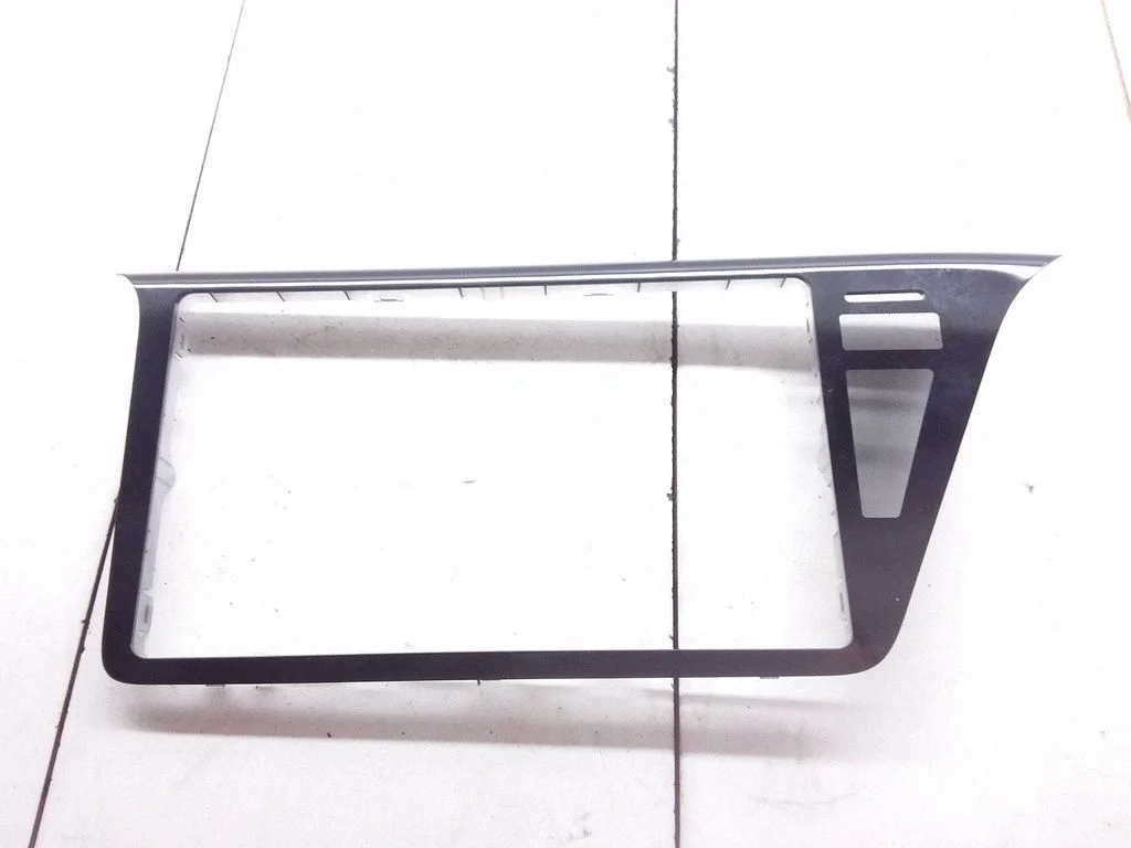 Raadio/navigatsiooni viimistlus 55405F4060