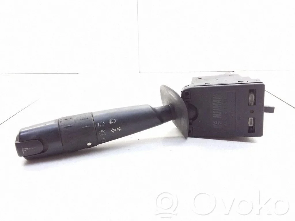 Suunatulede/tulede hoob – Peugeot 406 (1996-1999)