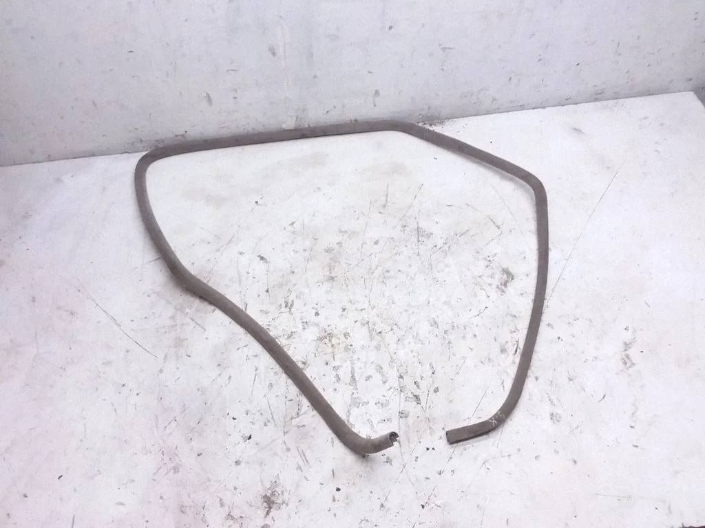Rubber seal rear door – rear left