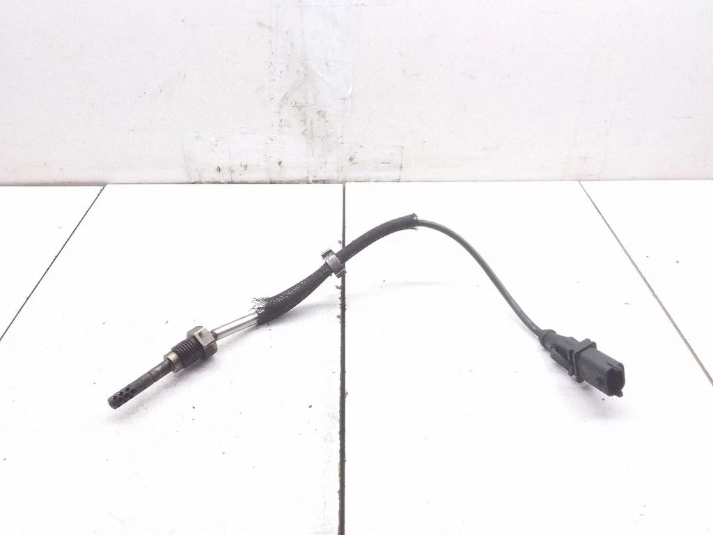 Exhaust gas temperature sensor – Opel Zafira B (2005-2014)