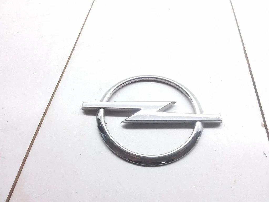 Tootja embleem / mudelitähed – Opel Vectra C (2002-2005)
