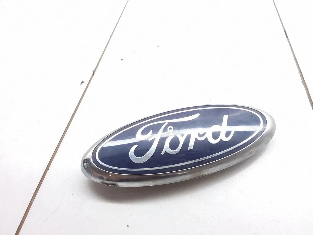 Tootja embleem / mudelitähed – Ford Transit Custom (2013-2023)