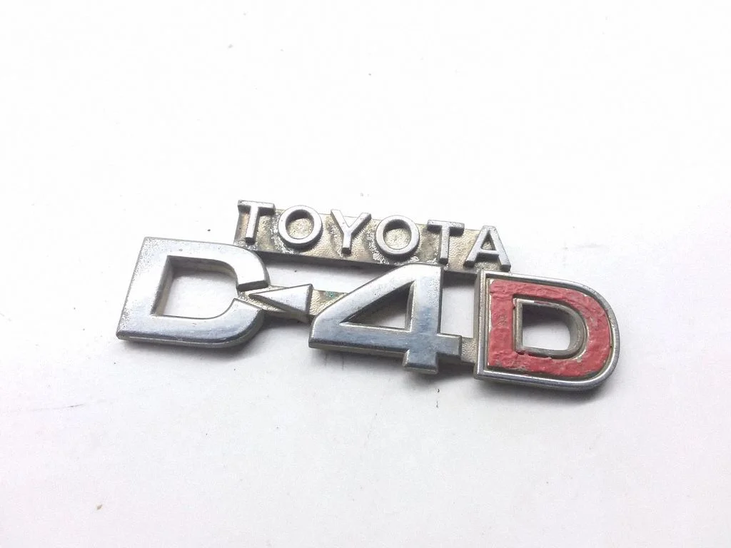 Ražotāja emblēma/modeļa burti – Toyota Yaris Verso (1999-2005)