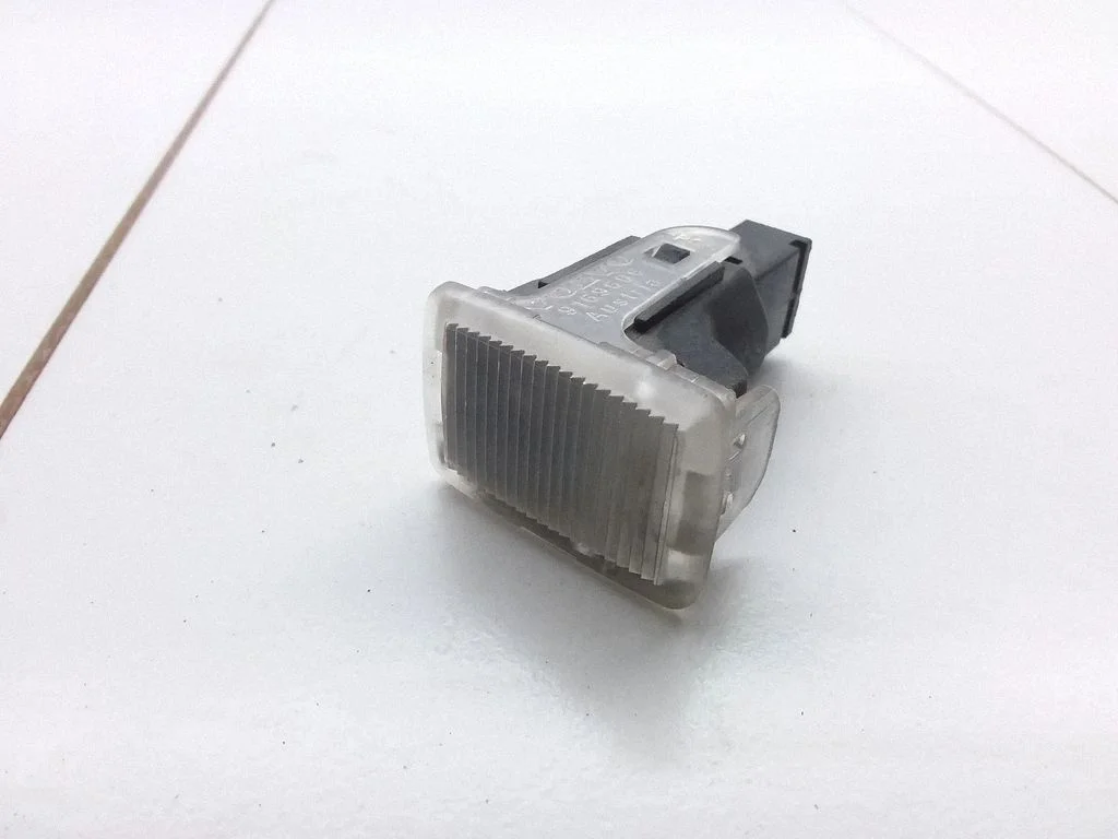 Rear door interior light – Volvo S80 (1999-2003)