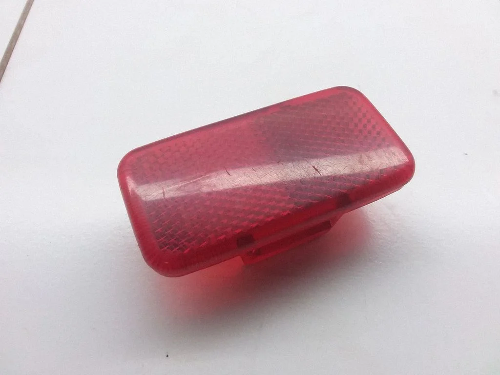 Rear door interior light – Toyota Avensis Verso (2001-2009)