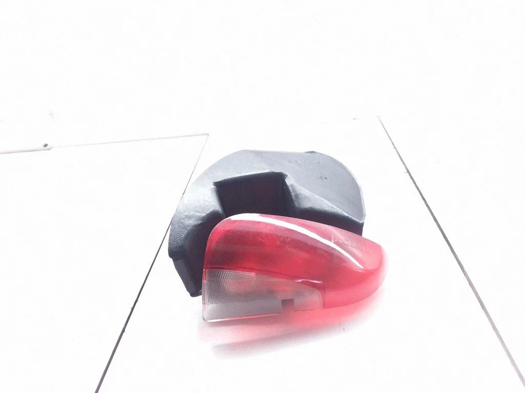 Rear door interior light – Jaguar XJ X308 (1998-2002)