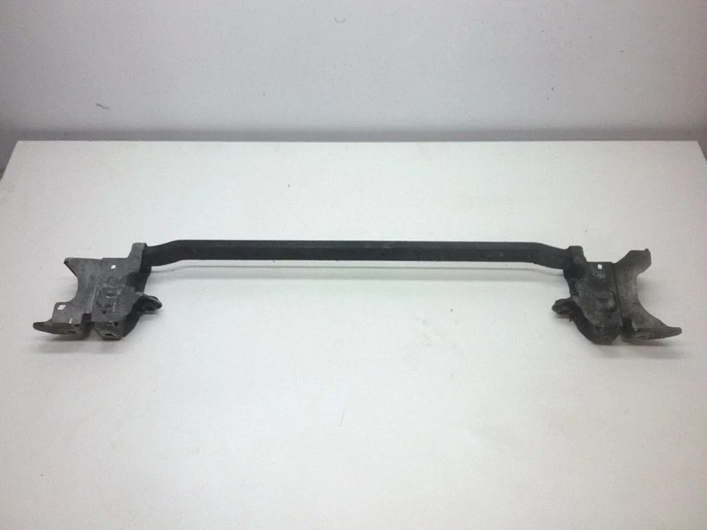 Bottom radiator support slam panel – Renault Laguna II (2001-2007)