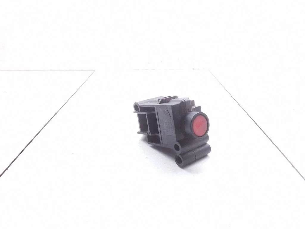 Fuel cut-off switch – Ford Focus (1998-2004)