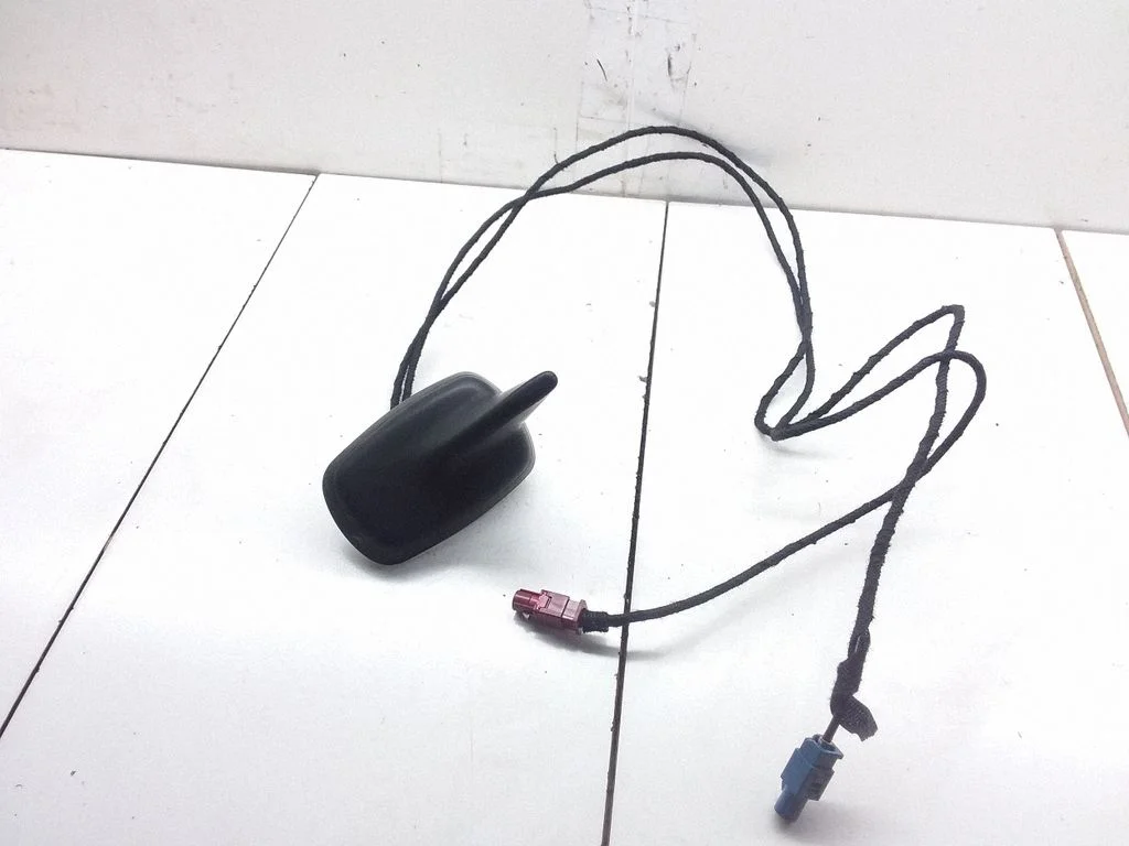 Aerial GPS antenna 4L0035503F