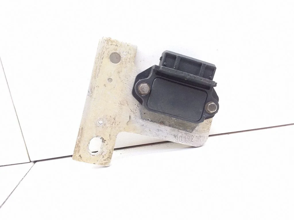Ignition amplifier control unit 90192187 – Opel Rekord E2 (1982-1986)