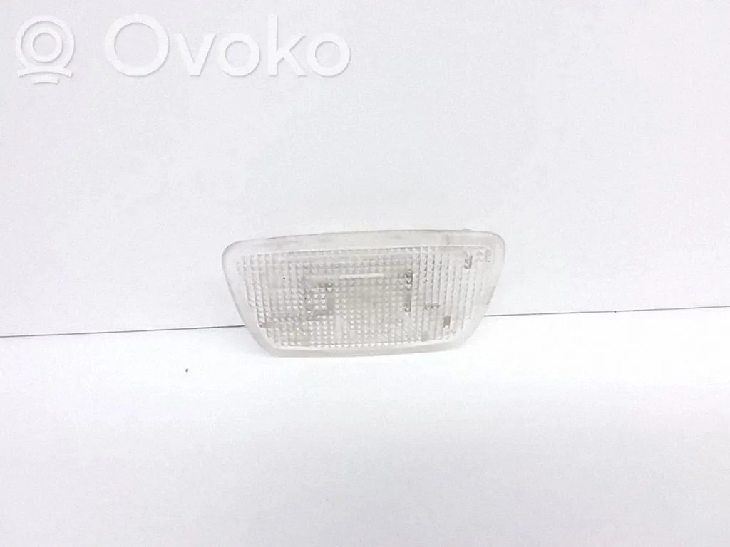 Inna lampka wnętrza – Volvo V70 (2000-2004)