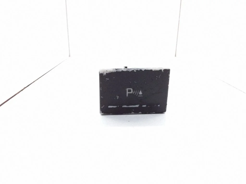 Parking (PDC) sensor switch – Volkswagen Touareg I (2002-2010)