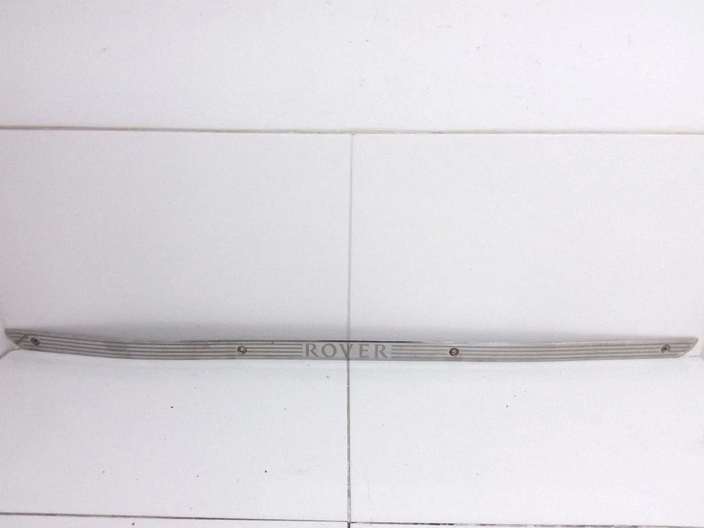 Other sill/pillar trim element