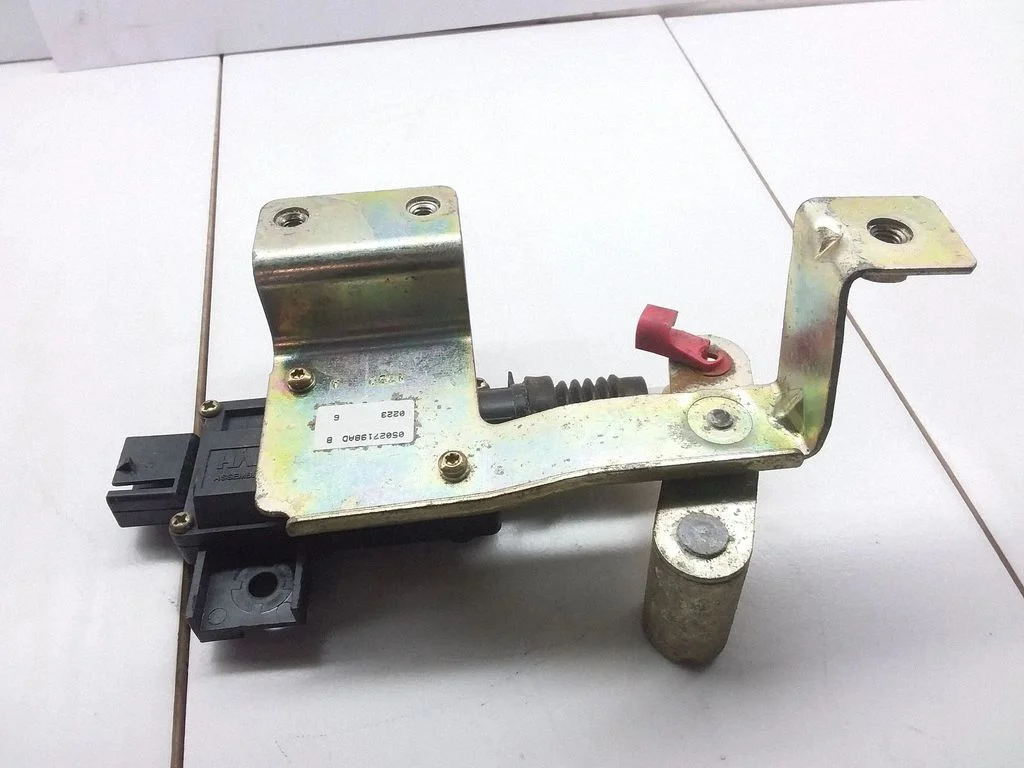 Central locking motor 05027198AD
