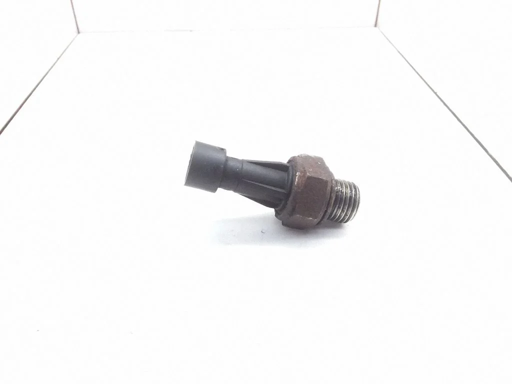Oil pressure sensor – Opel Astra H (2004-2012)