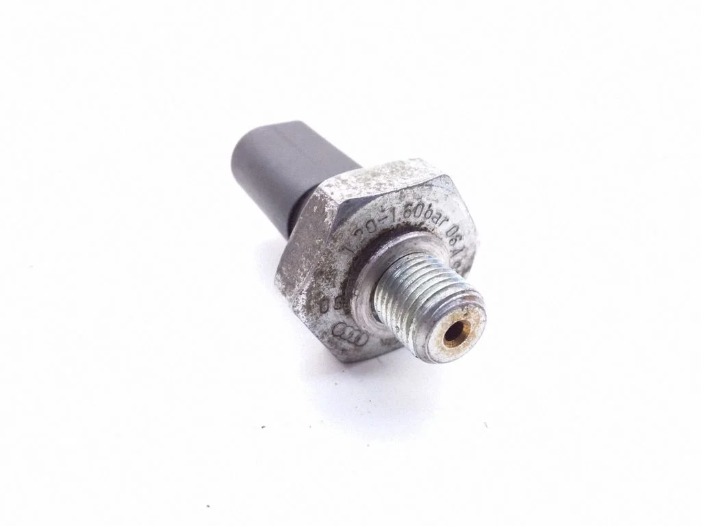 Oil pressure sensor – Volkswagen Passat B5.5 (2001-2005)
