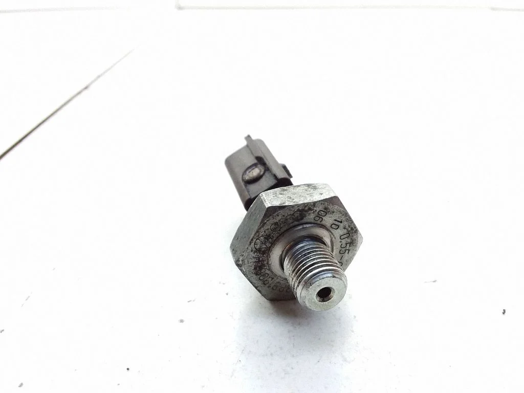 Oil pressure sensor – Audi A6 Allroad C6 (2006-2011)