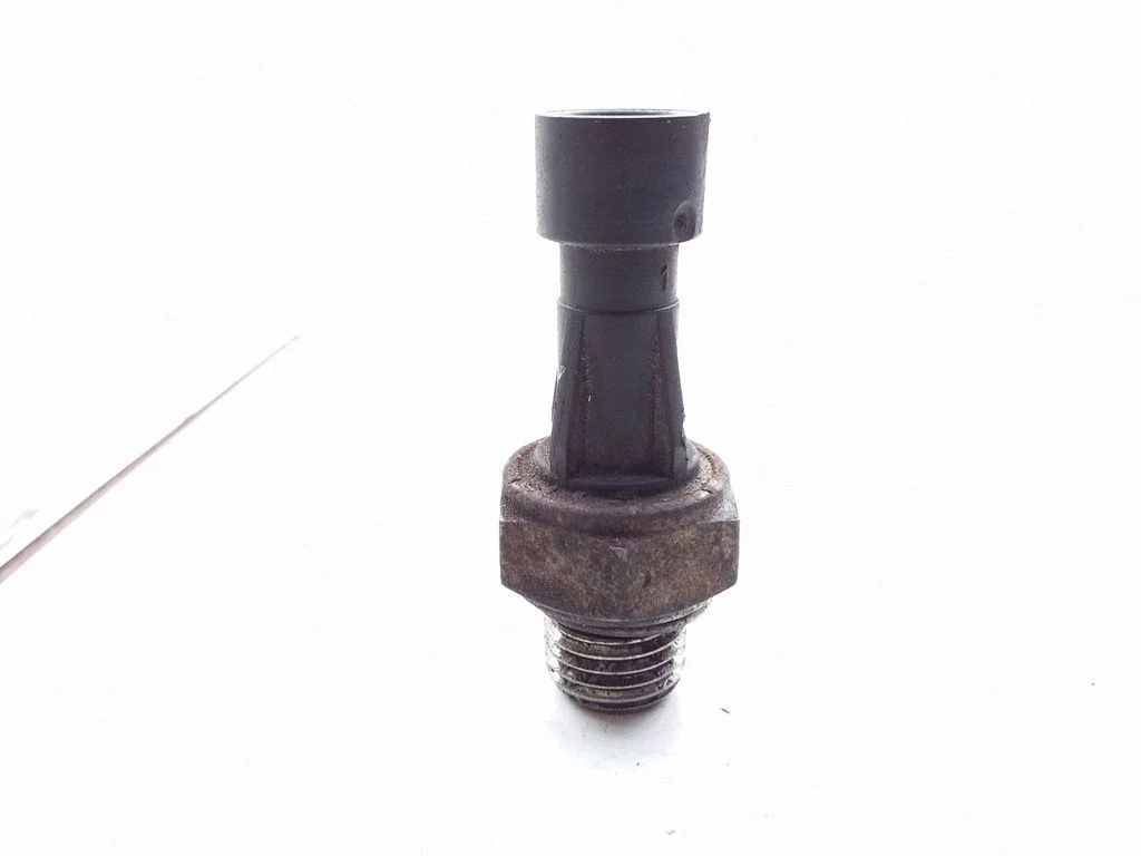 Oil pressure sensor – Opel Astra H (2004-2012)