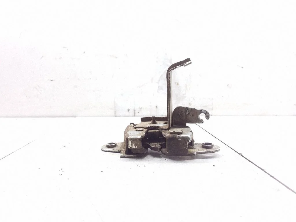 Tailgate lock latch – Toyota Hilux (AN10, AN20, AN30) (2008-2011)