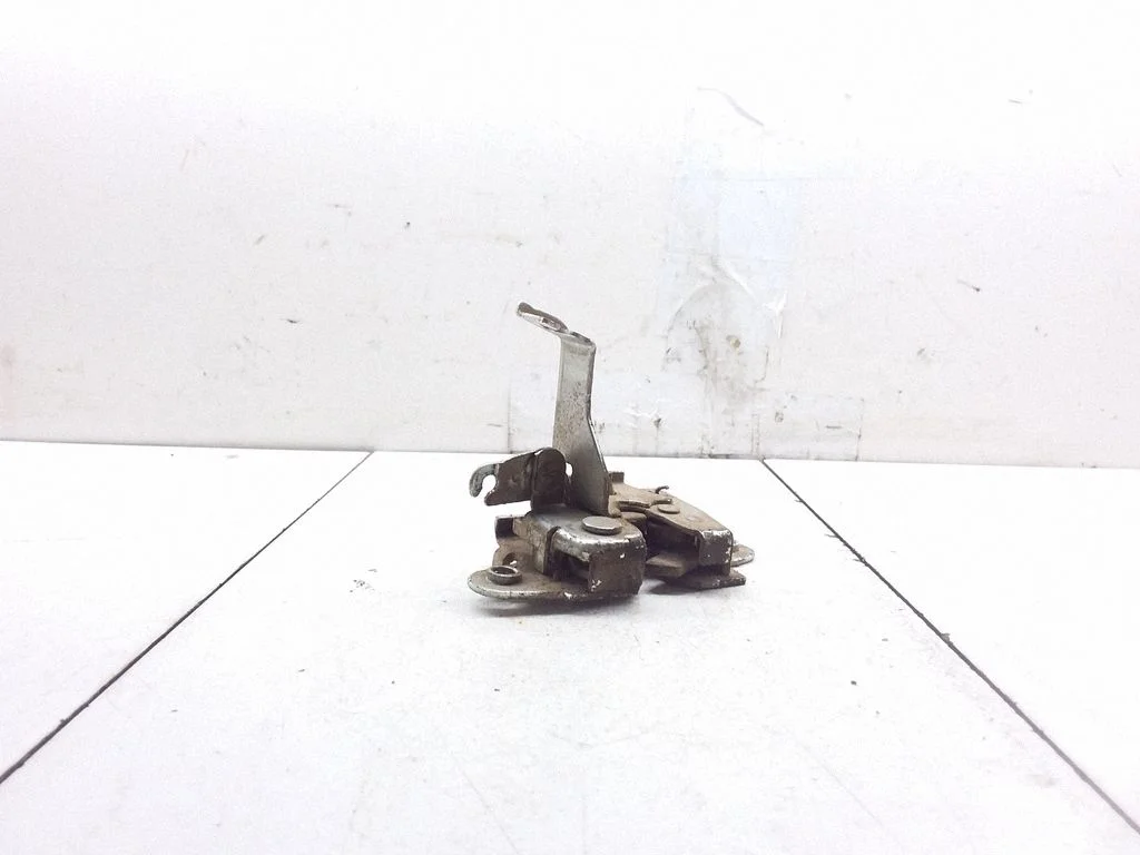 Tailgate lock latch – Toyota Hilux (AN10, AN20, AN30) (2008-2011)