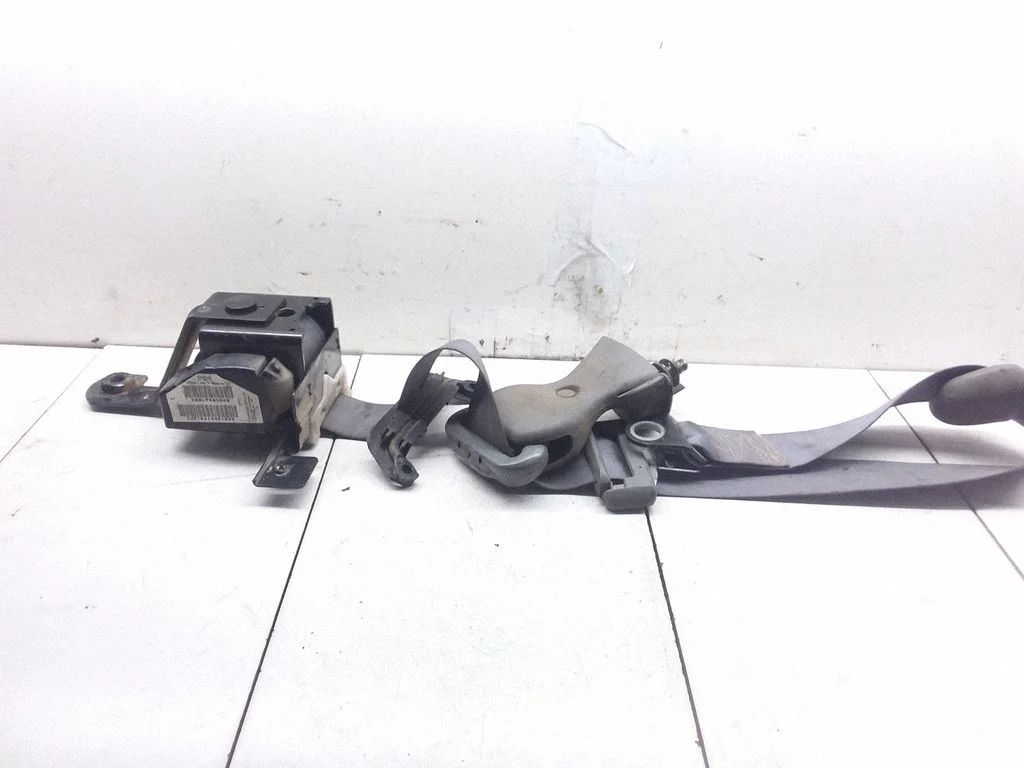 Third row seat belt – Chrysler Voyager (2004-2007)