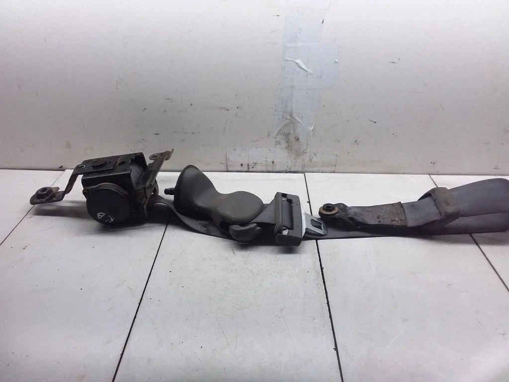 Third row seat belt – Chrysler Voyager (2004-2007)