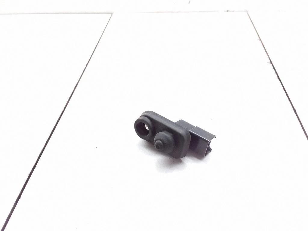 Rear door sensor – Mitsubishi Outlander (2007-2012)