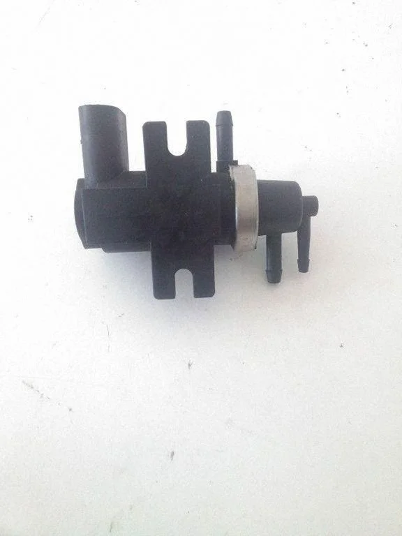 Brake central valve – Volkswagen Golf IV (1998-2005)