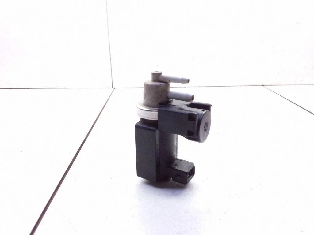 Brake central valve – Nissan Primera (2002-2007)