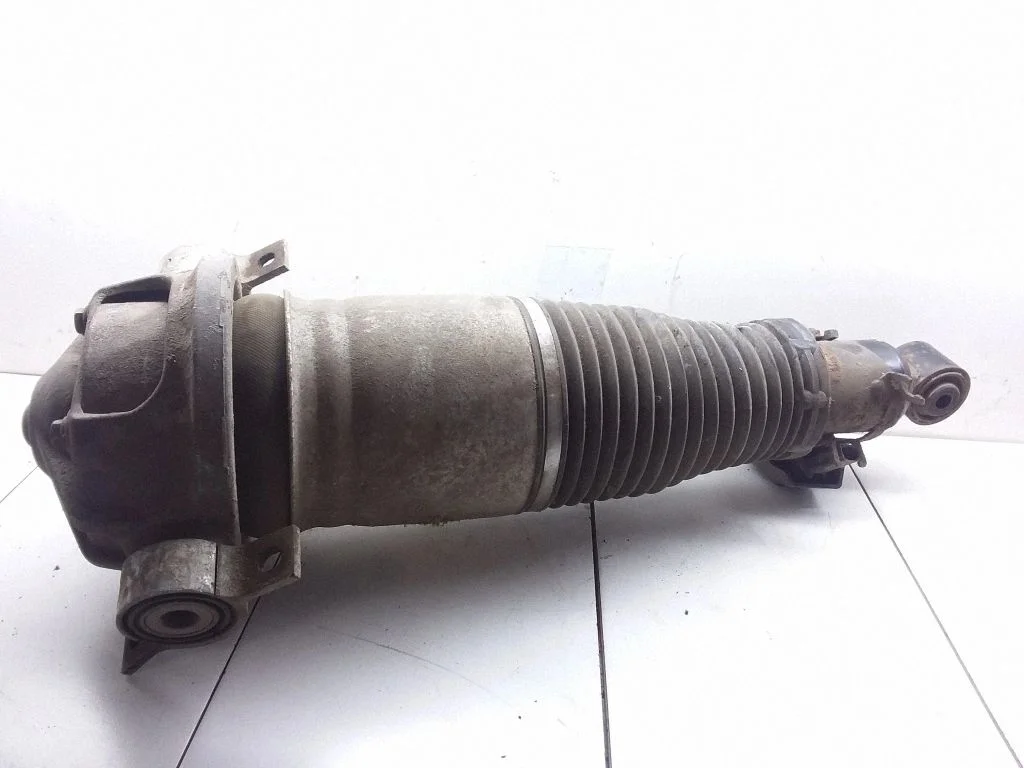 Air suspension rear shock absorber – Audi Q7 4L (2005-2015)