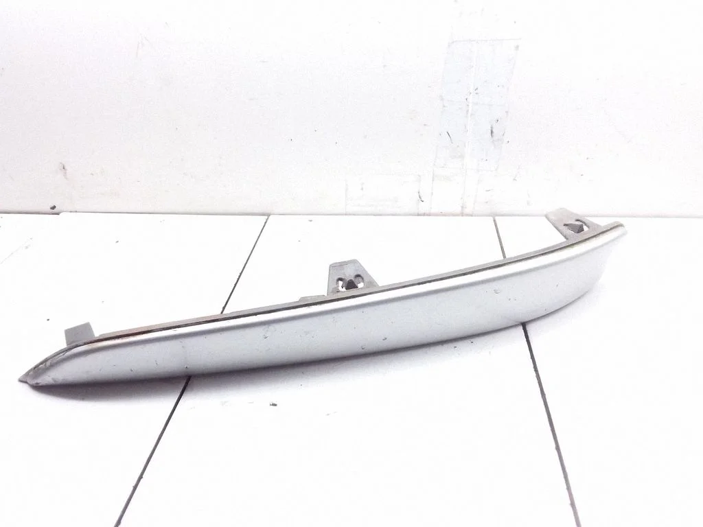 Esistange nurgaosa – Opel Astra H (2004-2012)