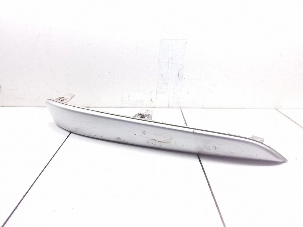 Esistange nurgaosa – Opel Astra H (2004-2012)