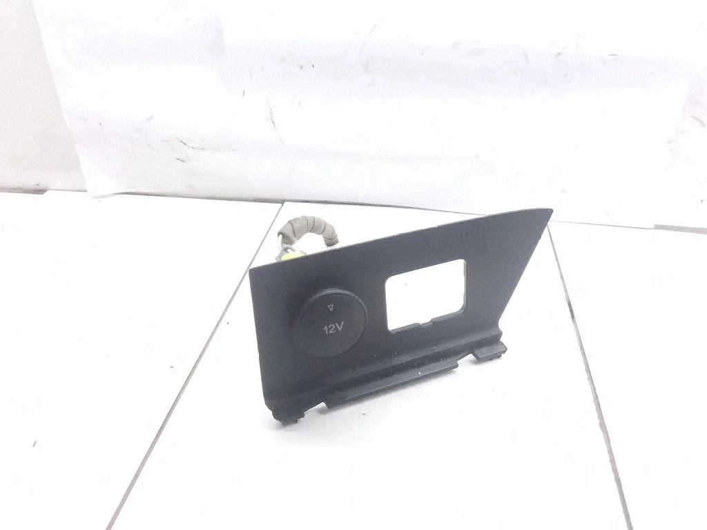 12 V Socket (front) – Ford Transit Custom (2013-2023)
