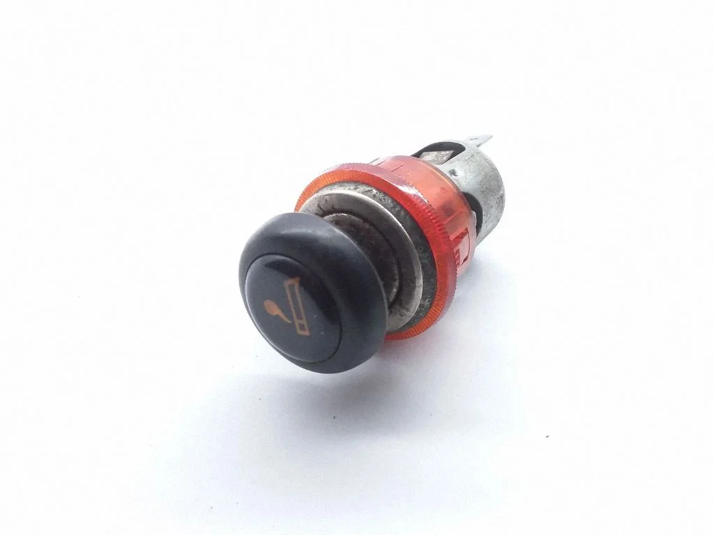 12 V Socket (front) – Audi 100 200 5000 C3 (1982-1991)