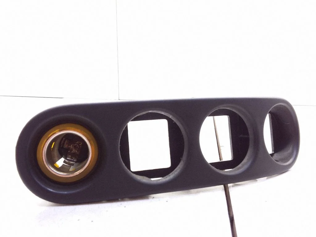 12 V Socket (front) – Renault Master II (1998-2003)