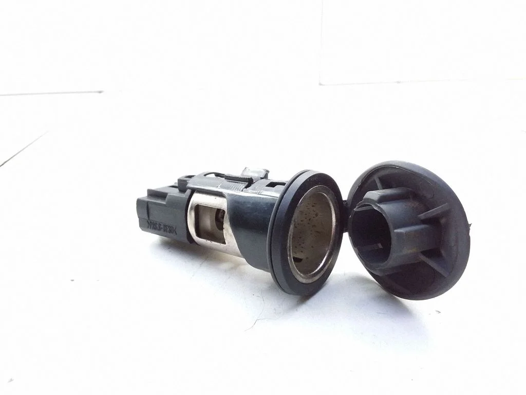 12 V Socket (front) – Citroen C5 (2001-2004)