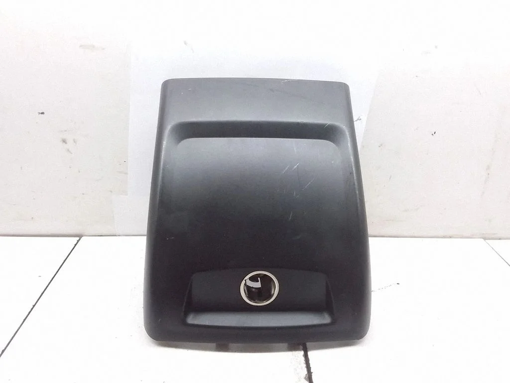 12 V Socket (rear) 08687530