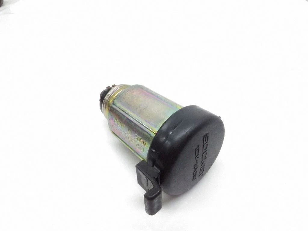 Gniazdo 12 V (tył)