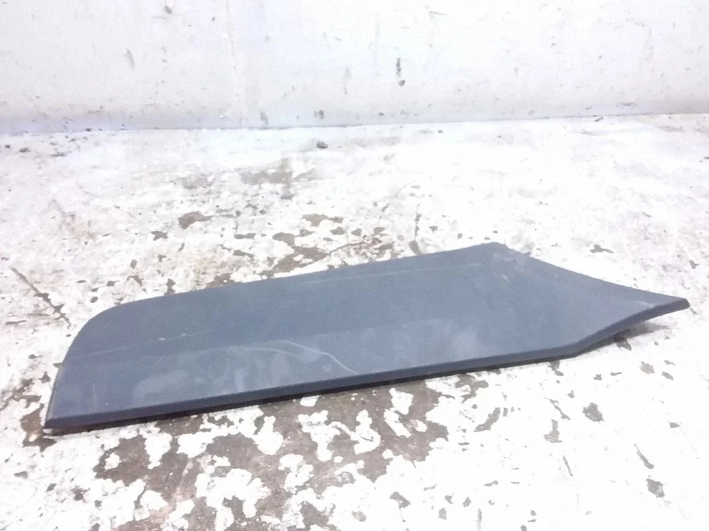 Moldings uz aizmugurējā spārna – Mercedes-Benz Sprinter W906 (2006-2018)