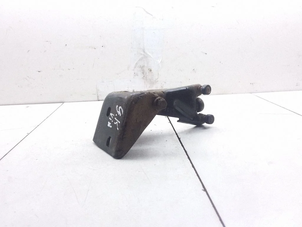 Sliding door middle roller runner – Chrysler Voyager (2004-2007)