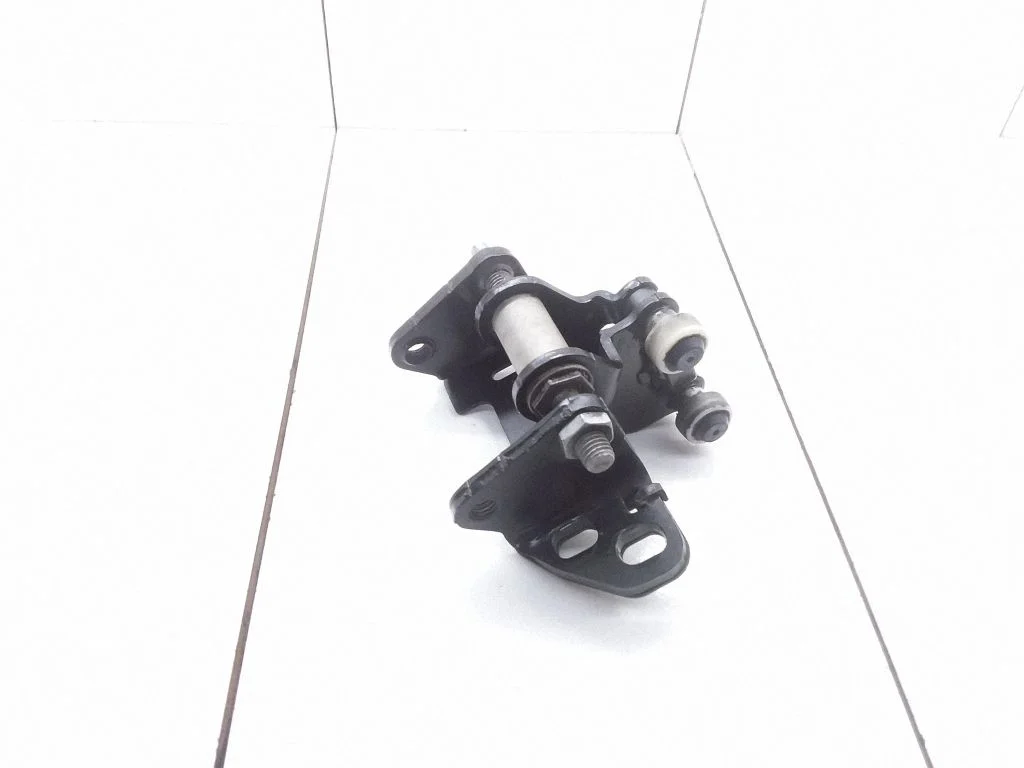 Sliding door middle roller runner – Mercedes-Benz Sprinter W906 (2006-2018)