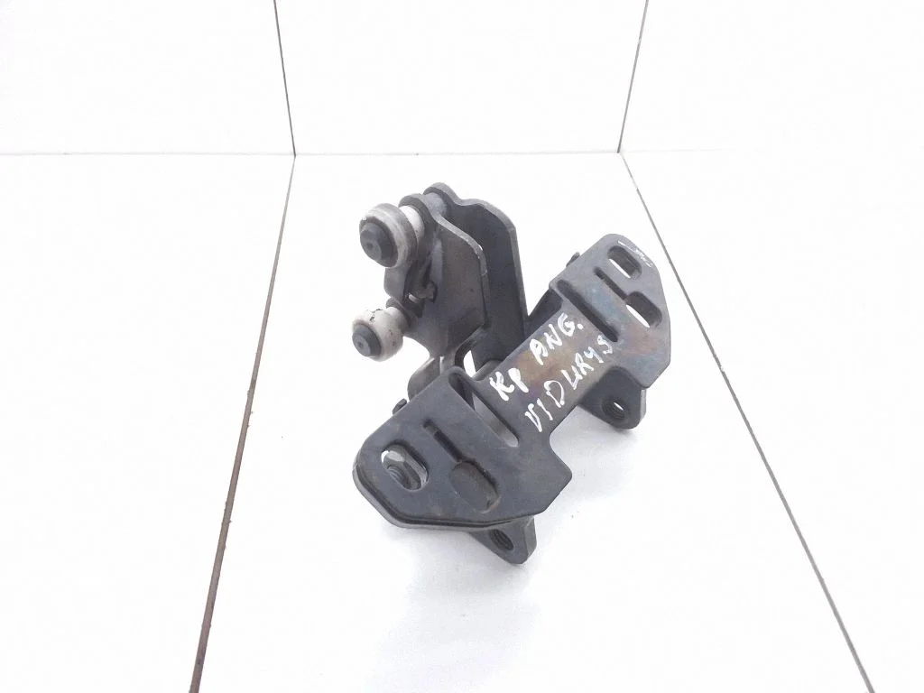 Sliding door middle roller runner – Mercedes-Benz Sprinter W906 (2006-2018)