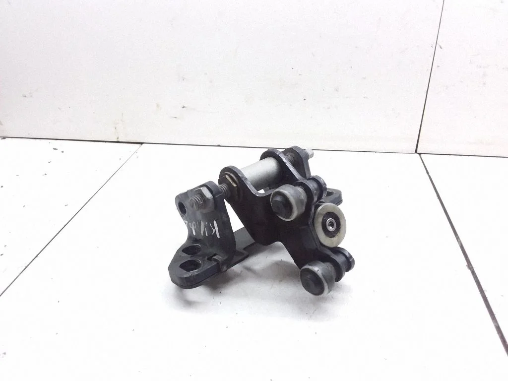 Sliding door middle roller runner – Volkswagen Crafter (2006-2016)