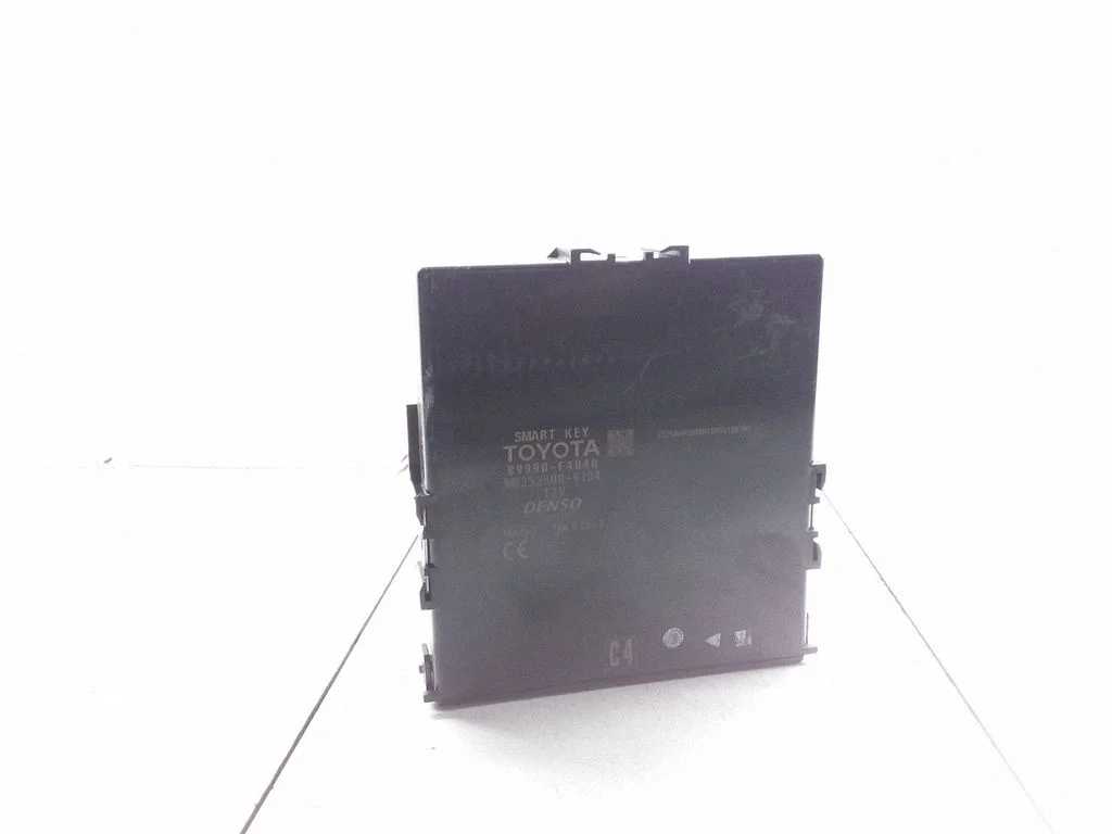 Võtmeta süsteemi KESSY (keyless) juhtplokk/moodul 89990F4040