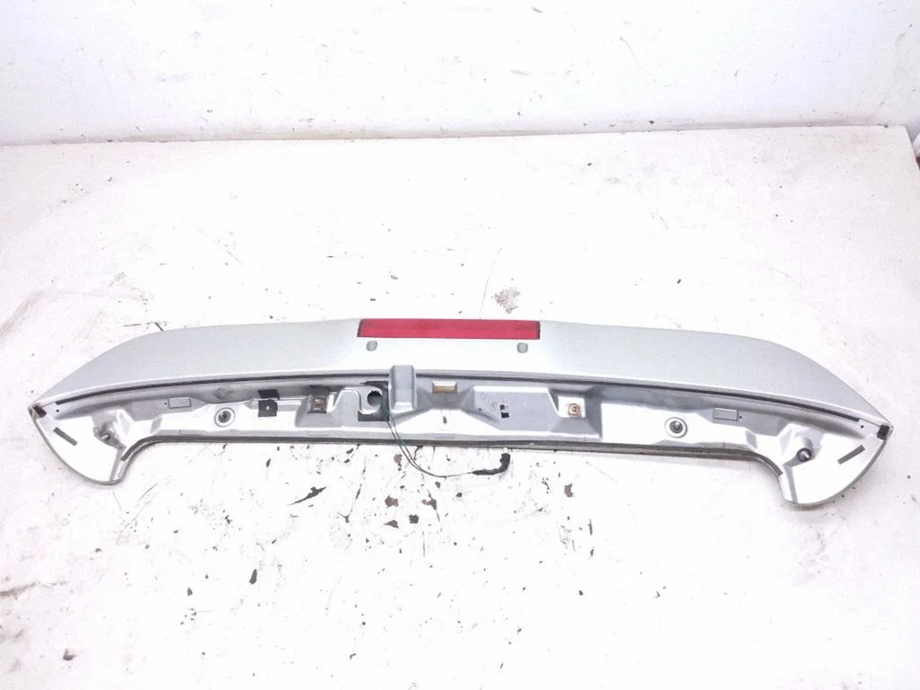 Tailgate/trunk spoiler 7608528070