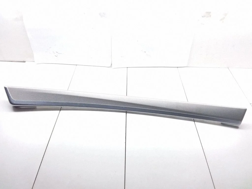 Front door glass trim molding – BMW 5 Series F10 F11 (2009-2016)