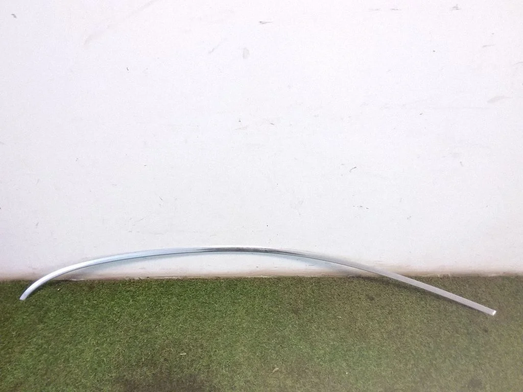 Front door glass trim molding – Audi Q7 4L (2005-2015)