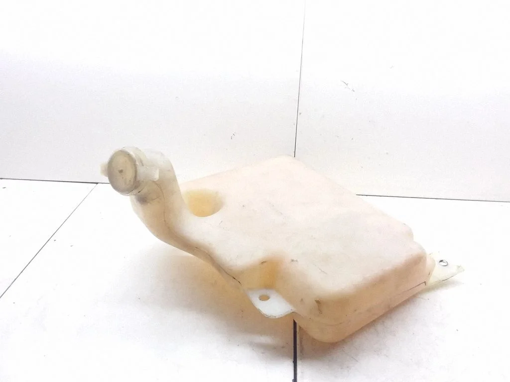 Lamp washer fluid tank – Audi 100 200 5000 C3 (1982-1991)