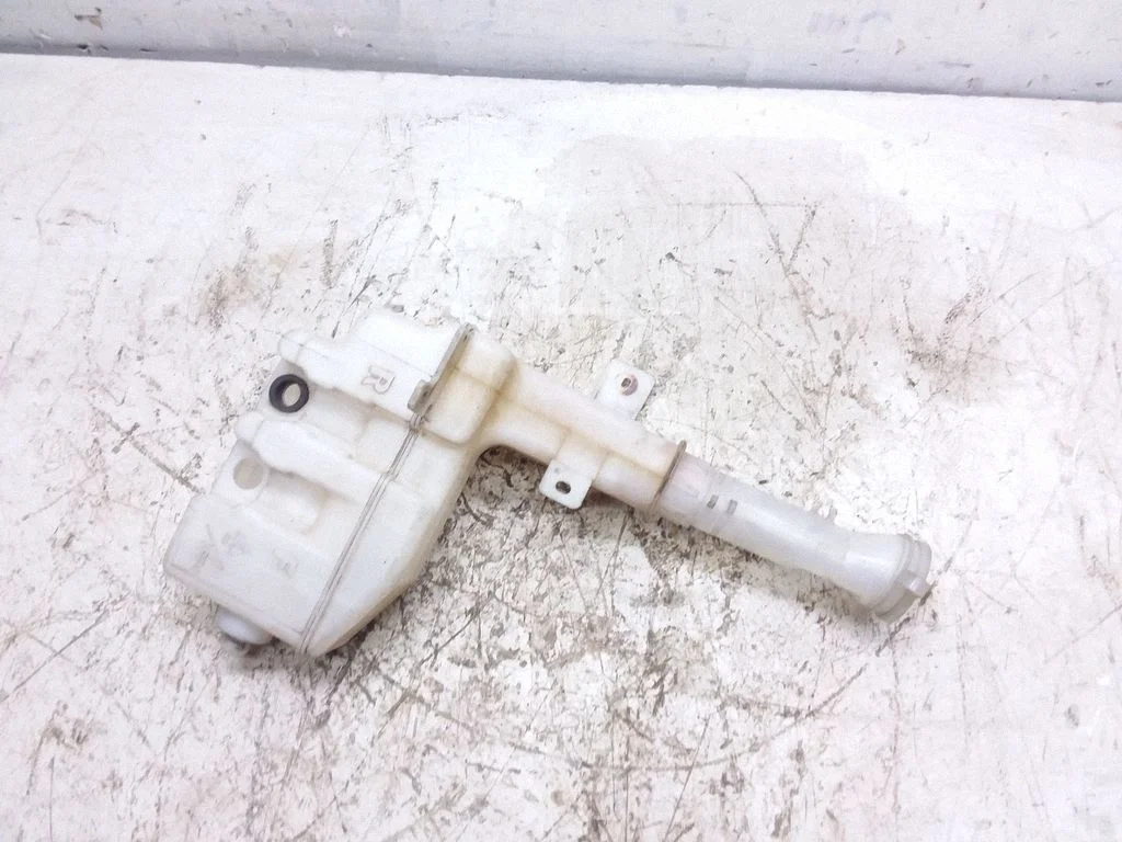 Lamp washer fluid tank